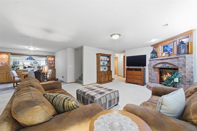 269 S Maple Dunes Ct, Wichita, KS 67235