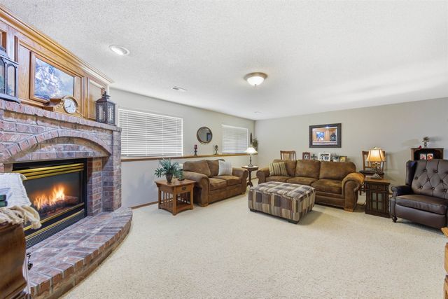 269 S Maple Dunes Ct, Wichita, KS 67235