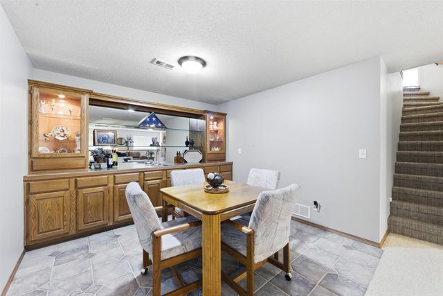 269 S Maple Dunes Ct, Wichita, KS 67235
