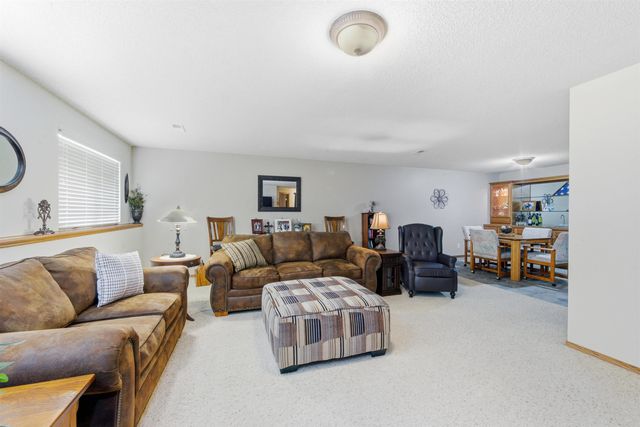 269 S Maple Dunes Ct, Wichita, KS 67235