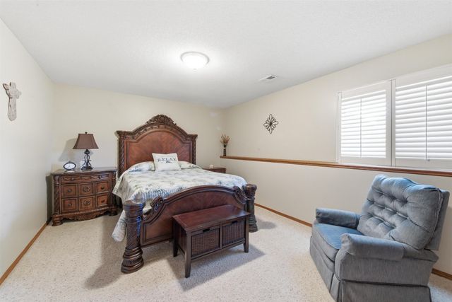 269 S Maple Dunes Ct, Wichita, KS 67235