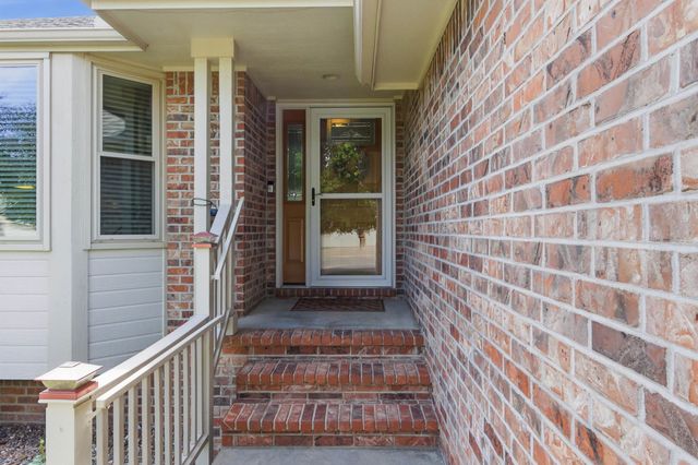 269 S Maple Dunes Ct, Wichita, KS 67235
