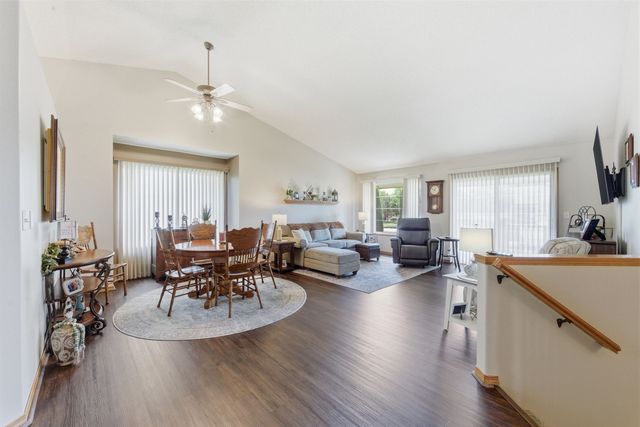 269 S Maple Dunes Ct, Wichita, KS 67235