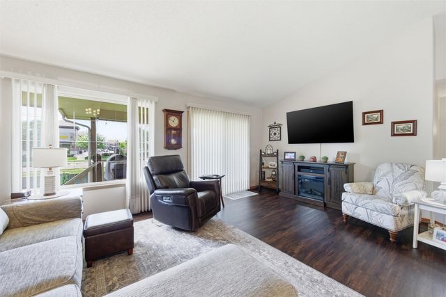 269 S Maple Dunes Ct, Wichita, KS 67235