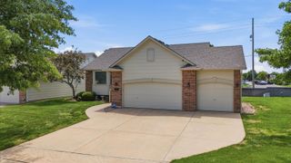 269 S Maple Dunes Ct, Wichita, KS 67235