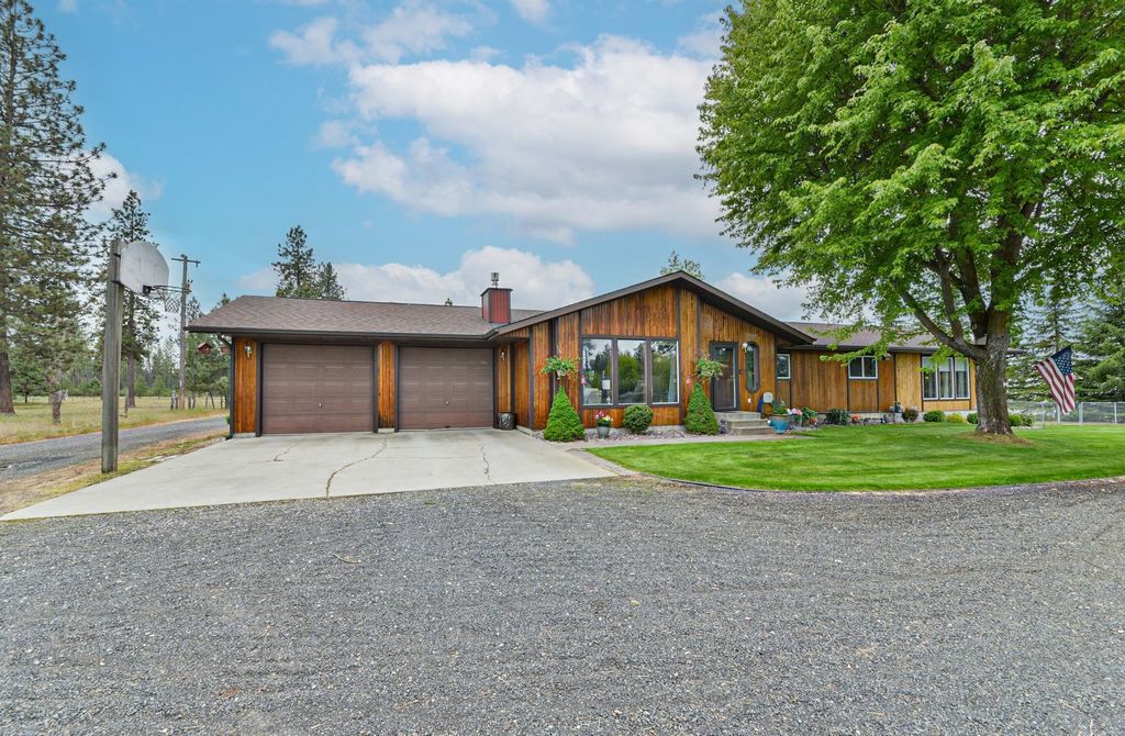 5024 E Ballard Rd, Colbert, WA 99005