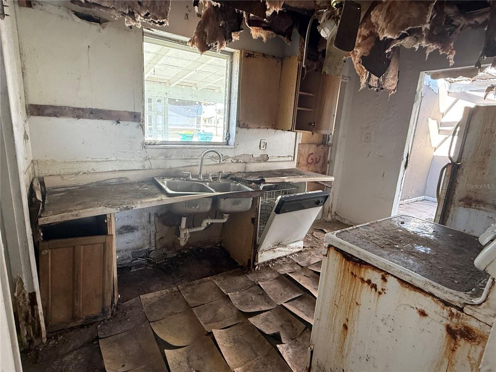 Image 7 of property listing at 21339 AUSTIN AVENUE, Port Charlotte, FL 33952