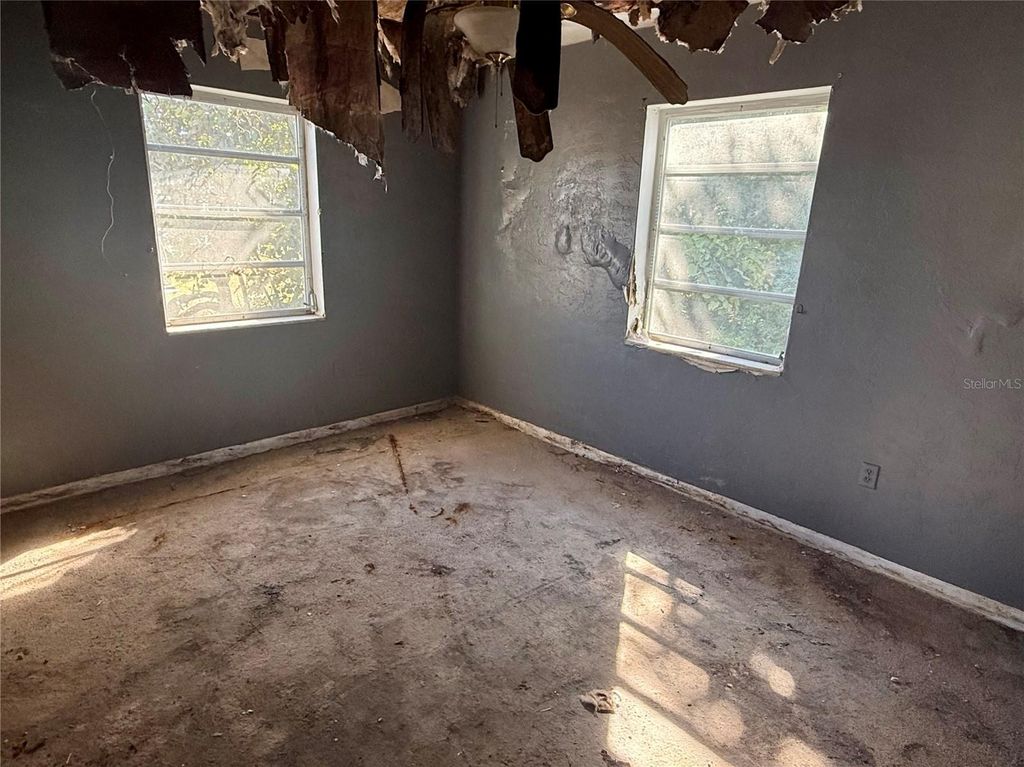 Image 9 of property listing at 21339 AUSTIN AVENUE, Port Charlotte, FL 33952