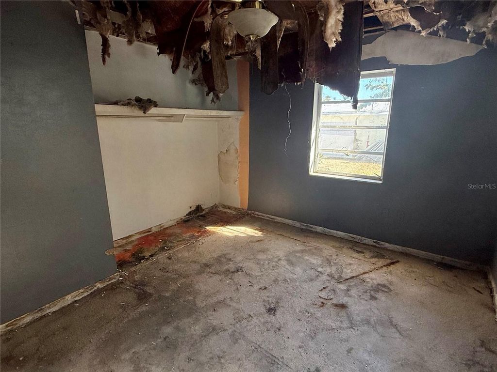 Image 10 of property listing at 21339 AUSTIN AVENUE, Port Charlotte, FL 33952