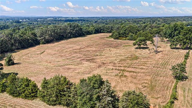 552 Pr 3310, Clarksville, AR 72830