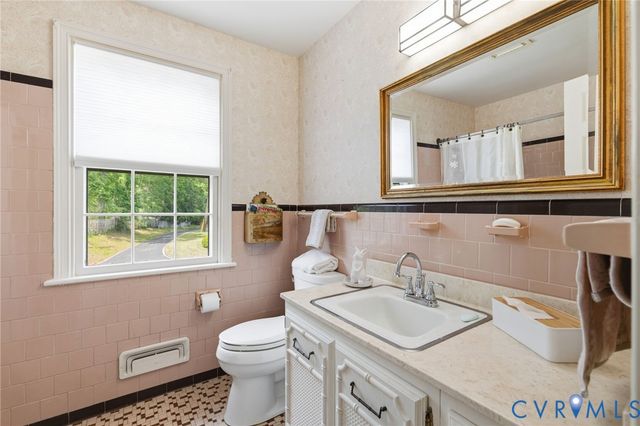 7505 Broadmoor Dr, Henrico, VA 23229