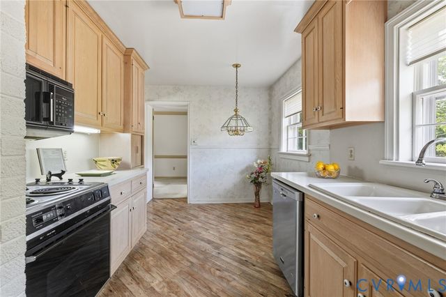 7505 Broadmoor Dr, Henrico, VA 23229