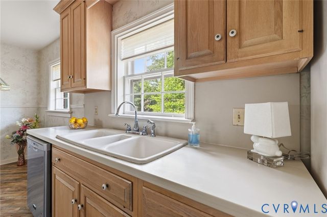 7505 Broadmoor Dr, Henrico, VA 23229