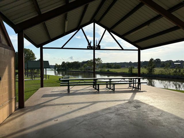 24 Silver Lakes Drive, Huntsville, TX 77340