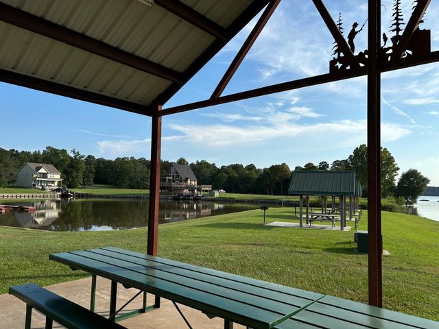 24 Silver Lakes Drive, Huntsville, TX 77340