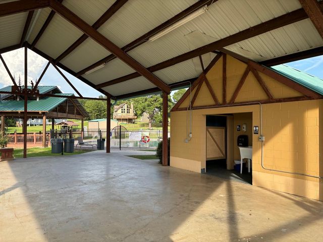 24 Silver Lakes Drive, Huntsville, TX 77340