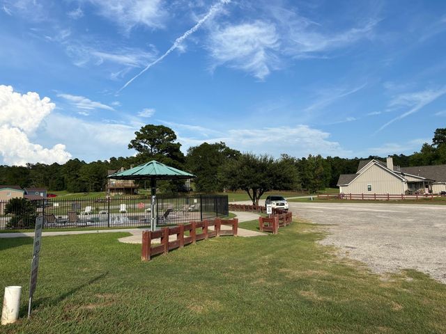 24 Silver Lakes Drive, Huntsville, TX 77340