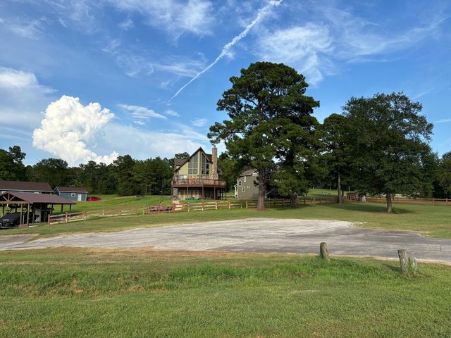 24 Silver Lakes Drive, Huntsville, TX 77340