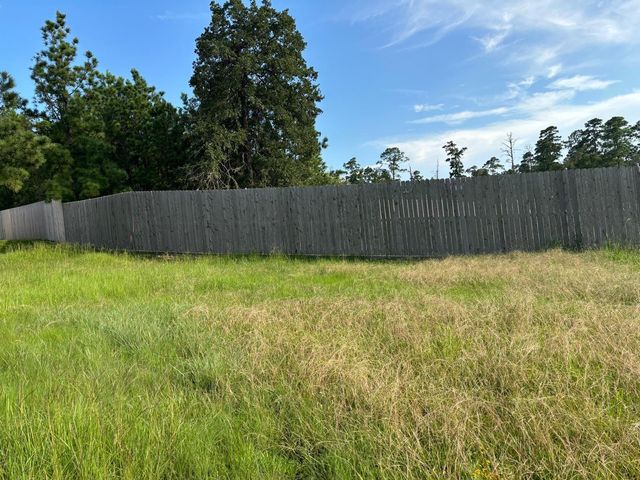 24 Silver Lakes Drive, Huntsville, TX 77340