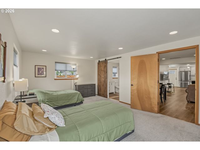 1656 Ne MCDANIEL Ln, Mc Minnville, OR 97128