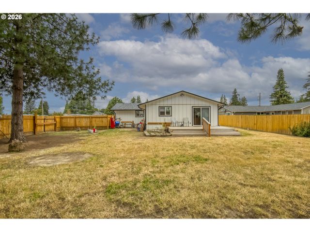 1656 Ne MCDANIEL Ln, Mc Minnville, OR 97128