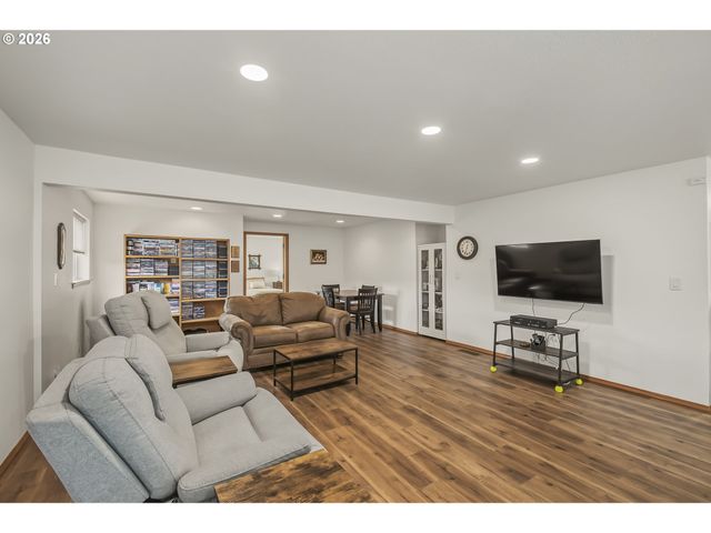1656 Ne MCDANIEL Ln, Mc Minnville, OR 97128