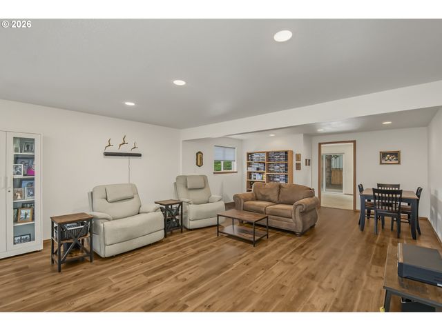 1656 Ne MCDANIEL Ln, Mc Minnville, OR 97128