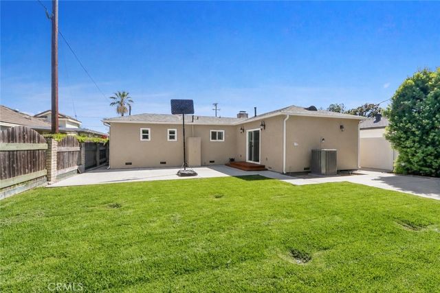 1015 E Elm Street, Brea, CA 92821