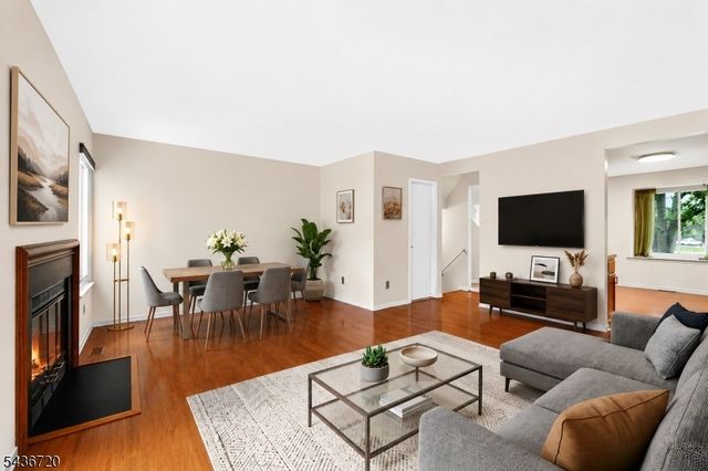 3 Whitehall Ct, Hillsborough Twp., NJ 08844