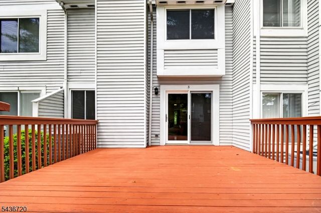 3 Whitehall Ct, Hillsborough Twp., NJ 08844