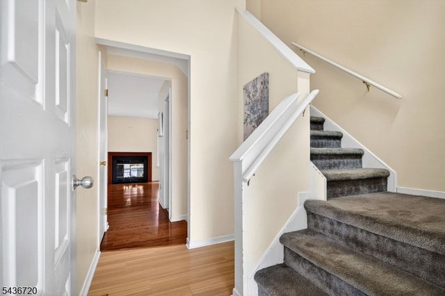 3 Whitehall Ct, Hillsborough Twp., NJ 08844