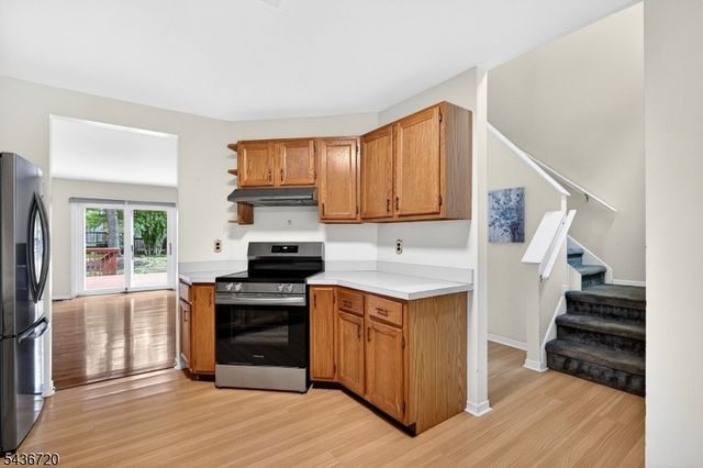 3 Whitehall Ct, Hillsborough Twp., NJ 08844