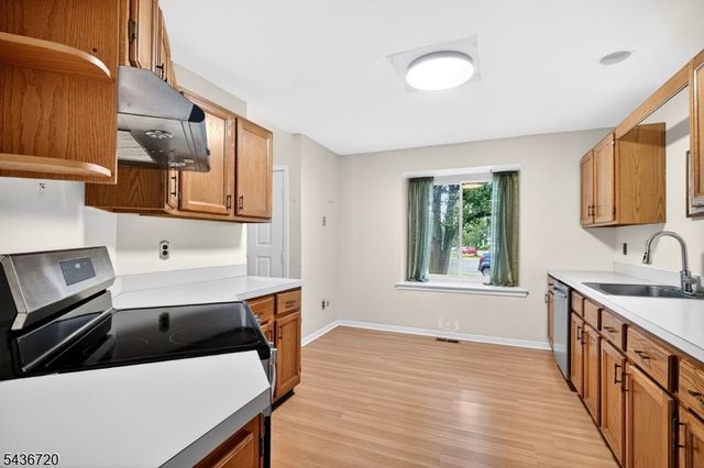 3 Whitehall Ct, Hillsborough Twp., NJ 08844