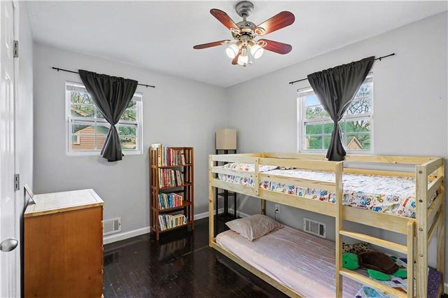 207 Jackson Avenue, Liberty, MO 64068