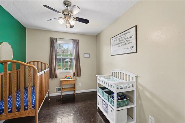207 Jackson Avenue, Liberty, MO 64068