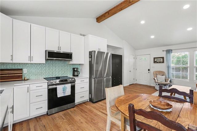 207 Jackson Avenue, Liberty, MO 64068
