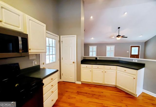 453 Jackson Lake Inn Road, Jackson, GA 30233