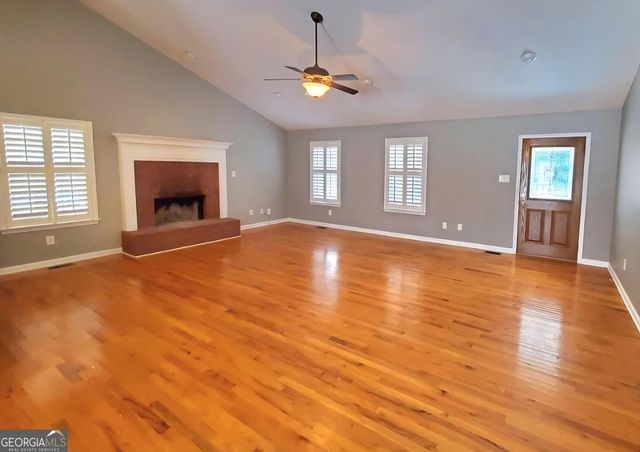 453 Jackson Lake Inn Road, Jackson, GA 30233