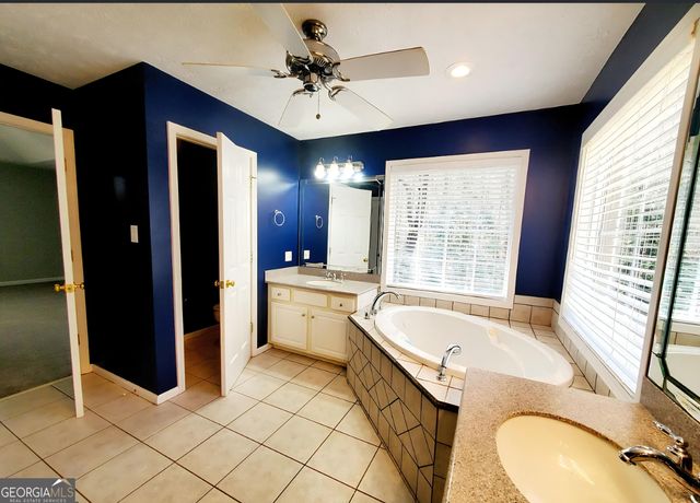 453 Jackson Lake Inn Road, Jackson, GA 30233