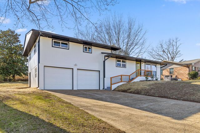 1636 Green Hill Drive, Hixson, TN 37343