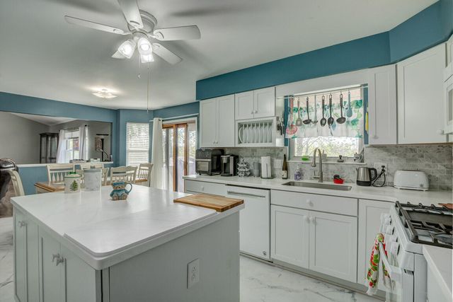 6566 Blossomwood Court, Florence, KY 41042