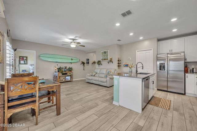 1156 Sand Trap Court, Daytona Beach, FL 32124