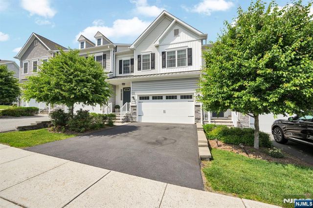 6 Hickory Court, Cedar Grove, NJ 07009