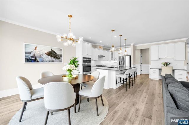 6 Hickory Court, Cedar Grove, NJ 07009