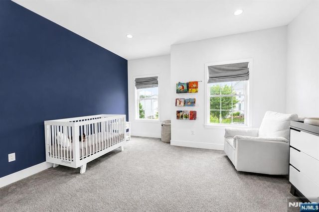 6 Hickory Court, Cedar Grove, NJ 07009