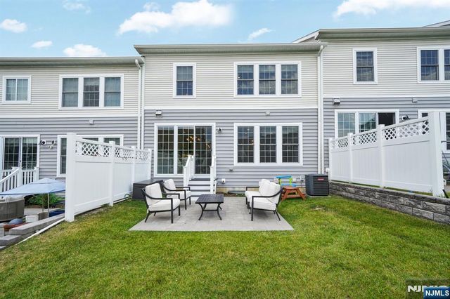 6 Hickory Court, Cedar Grove, NJ 07009