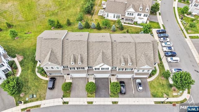 6 Hickory Court, Cedar Grove, NJ 07009