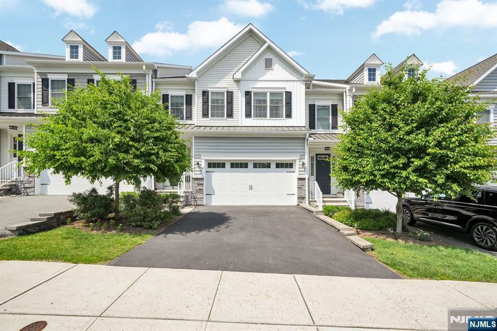 6 Hickory Court, Cedar Grove, NJ 07009