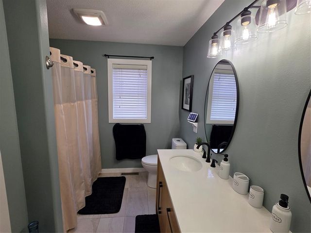 4508 Springfield Drive, Eau Claire, WI 54701