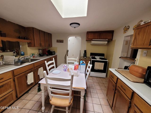 632 MAUER Drive, El Paso, TX 79915